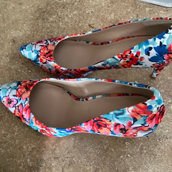 Kelly & Katie Shoes - Kelly &Katie high heeled print shoes. Mint cond 7 1/2 M.  Worn once for 1 hr